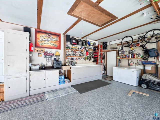 900 S Parkview Blvd Boulevard, Brandon, SD 57005