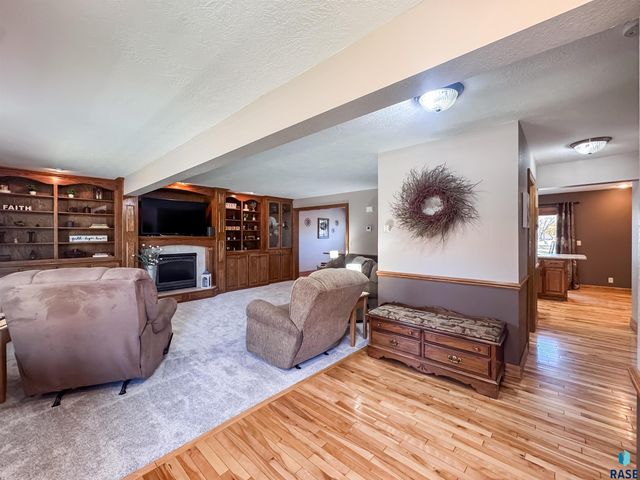 900 S Parkview Blvd Boulevard, Brandon, SD 57005