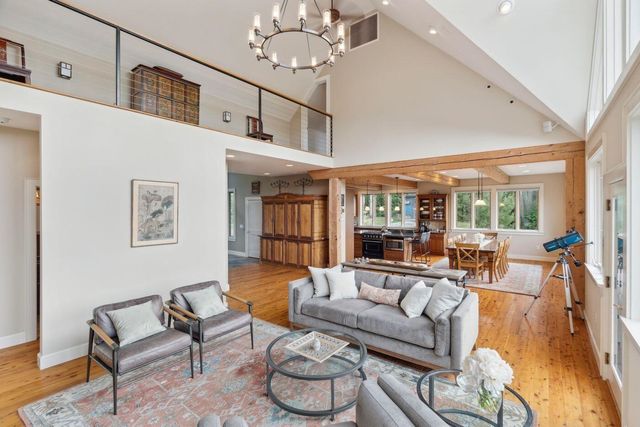 237 Points North Road, Stowe, VT 05672