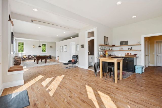 237 Points North Road, Stowe, VT 05672