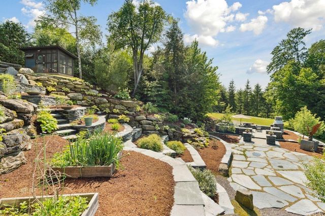 237 Points North Road, Stowe, VT 05672