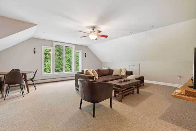 237 Points North Road, Stowe, VT 05672