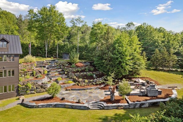 237 Points North Road, Stowe, VT 05672