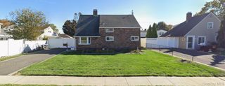 614 N Newbridge Road, Levittown, NY 11756