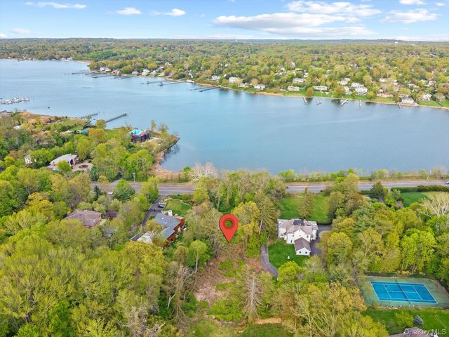 367 E Shore Road, Great Neck, NY 11023