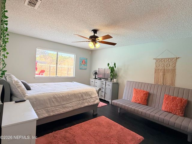 7748 PEPPER Circle E, Jacksonville, FL 32244