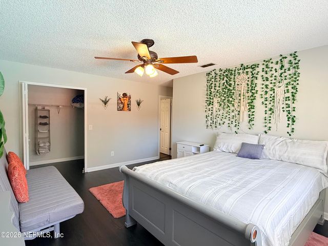 7748 PEPPER Circle E, Jacksonville, FL 32244