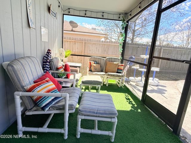 7748 PEPPER Circle E, Jacksonville, FL 32244