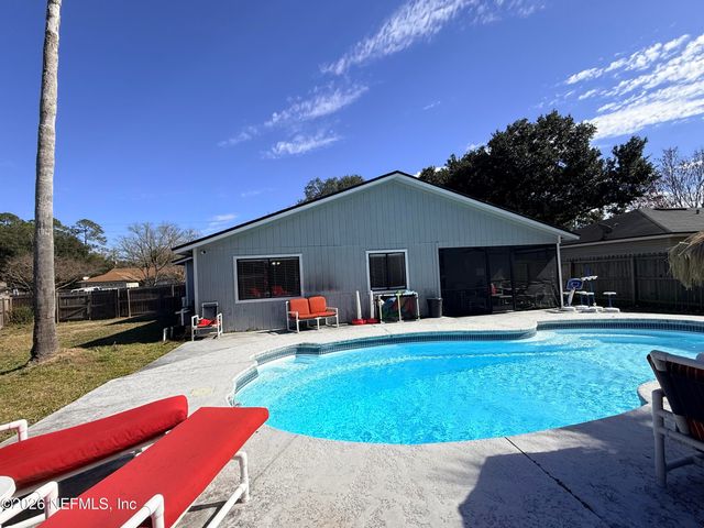 7748 PEPPER Circle E, Jacksonville, FL 32244