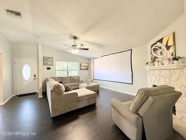 7748 PEPPER Circle E, Jacksonville, FL 32244