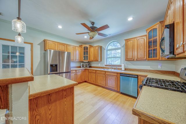 2307 Stock Creek Rd, Knoxville, TN 37920