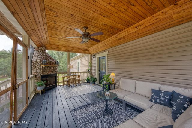 2307 Stock Creek Rd, Knoxville, TN 37920