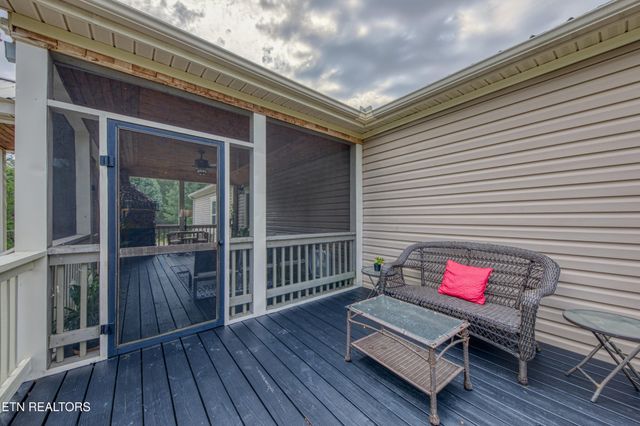 2307 Stock Creek Rd, Knoxville, TN 37920