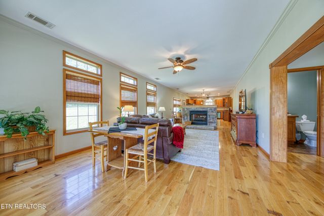 2307 Stock Creek Rd, Knoxville, TN 37920