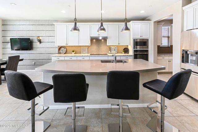 31547 S Misty Basin Road, Oracle, AZ 85623