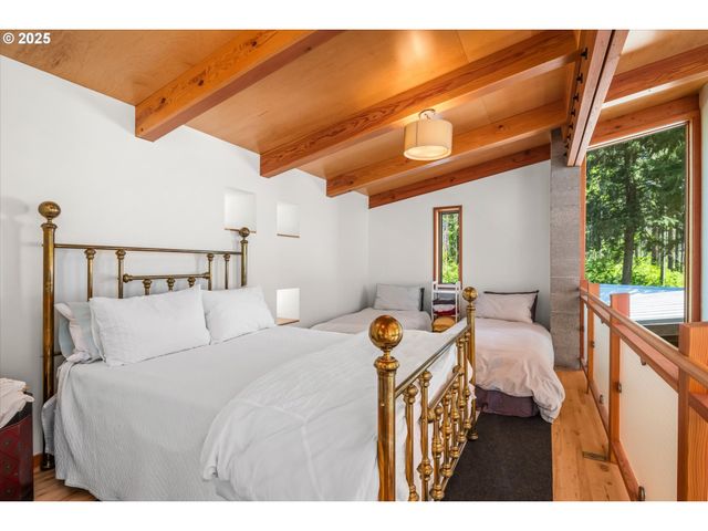 49348 MCKENZIE Hwy, Vida, OR 97488