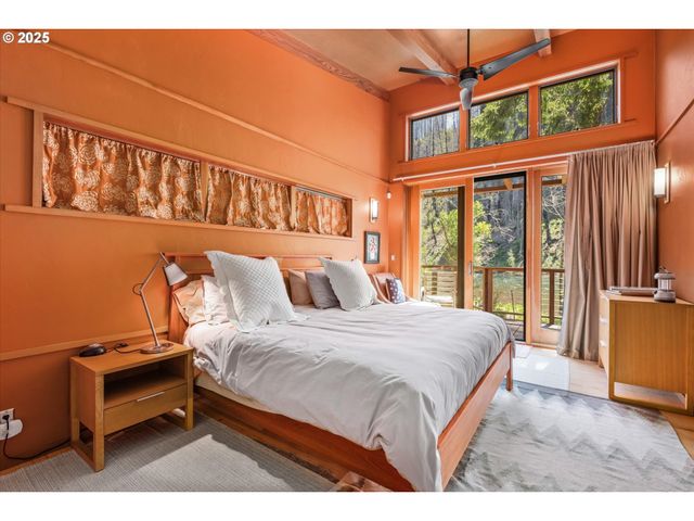 49348 MCKENZIE Hwy, Vida, OR 97488