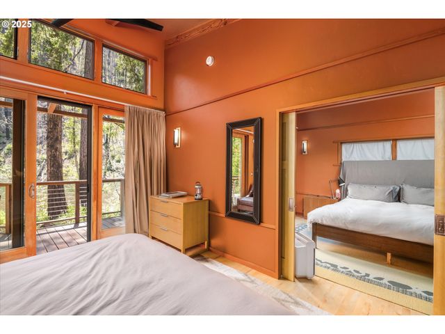 49348 MCKENZIE Hwy, Vida, OR 97488