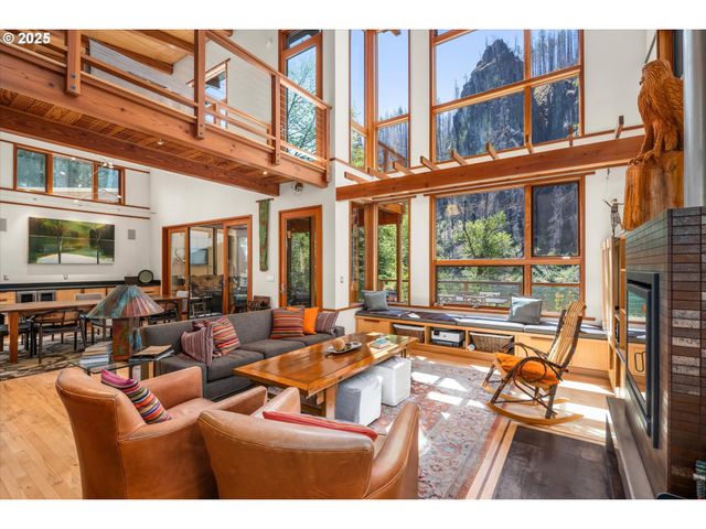 49348 MCKENZIE Hwy, Vida, OR 97488