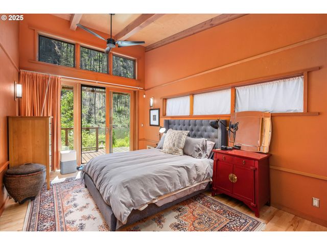 49348 MCKENZIE Hwy, Vida, OR 97488