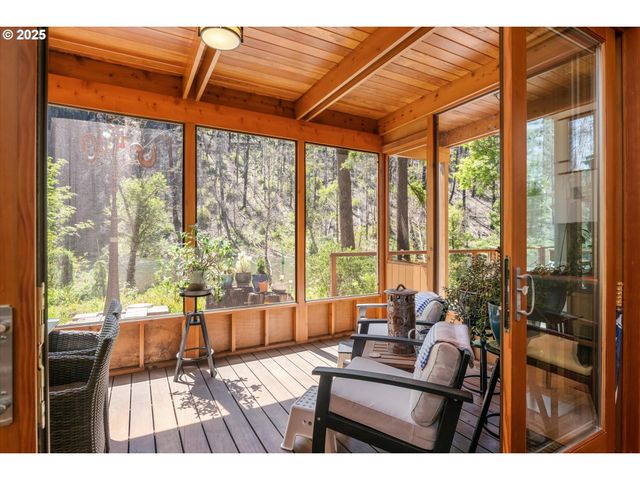 49348 MCKENZIE Hwy, Vida, OR 97488