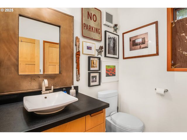 49348 MCKENZIE Hwy, Vida, OR 97488