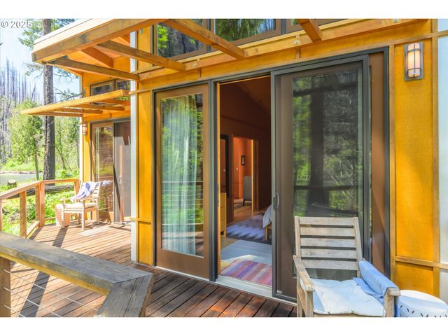 49348 MCKENZIE Hwy, Vida, OR 97488