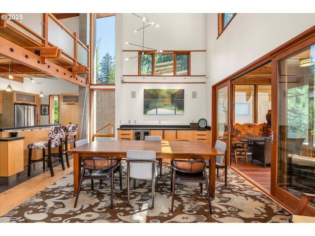 49348 MCKENZIE Hwy, Vida, OR 97488