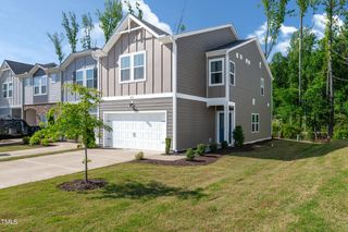 212 Brook Farm Lane, Fuquay Varina, NC 27526