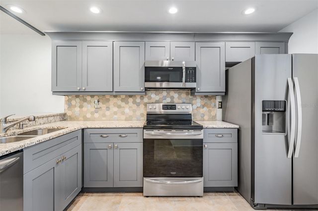 124 NINA WAY 24, Oldsmar, FL 34677