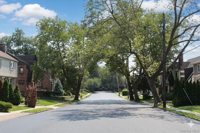 180 Kneeland Avenue, Yonkers, NY 10705