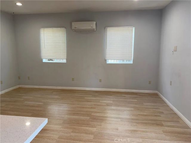 20324 Oxnard Street, Woodland Hills, CA 91367