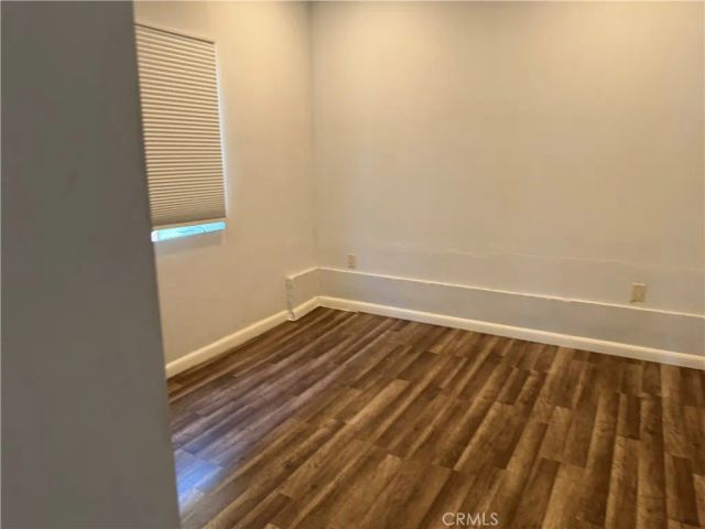 20324 Oxnard Street, Woodland Hills, CA 91367