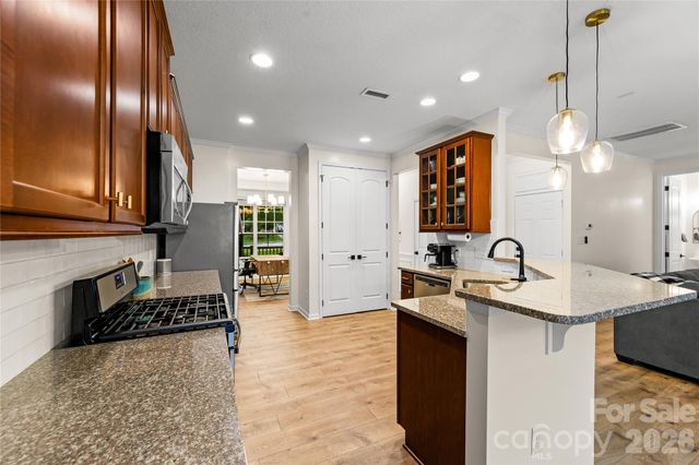 7202 Toxaway Lane, Charlotte, NC 28269