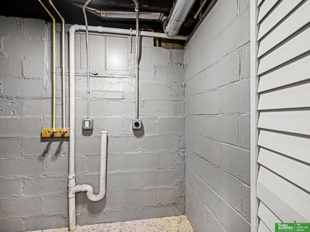 2719 S 10 Street, Omaha, NE 68108