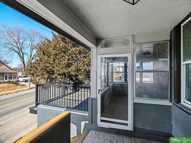 2719 S 10 Street, Omaha, NE 68108