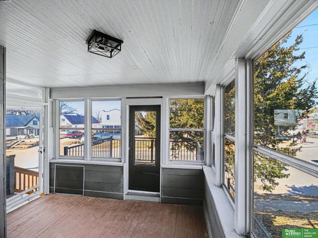 2719 S 10 Street, Omaha, NE 68108