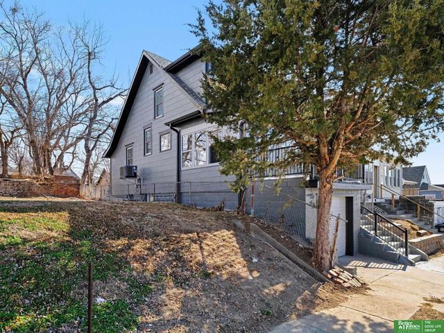 2719 S 10 Street, Omaha, NE 68108