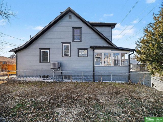 2719 S 10 Street, Omaha, NE 68108