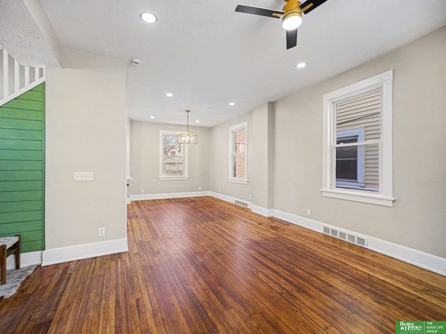 2719 S 10 Street, Omaha, NE 68108