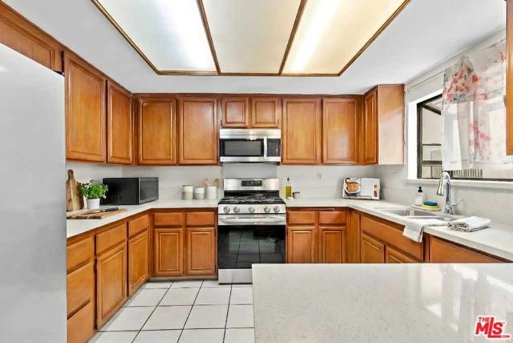 1716 W 146th Street 2, Gardena, CA 90247