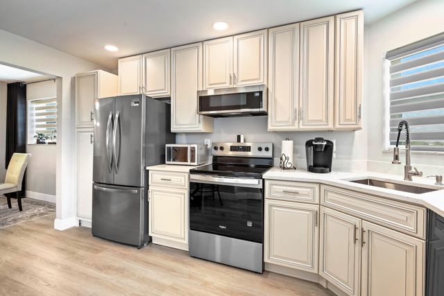 3595 Birdie Drive 601, Lake Worth, FL 33467