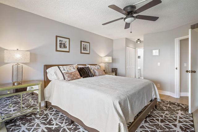 3595 Birdie Drive 601, Lake Worth, FL 33467