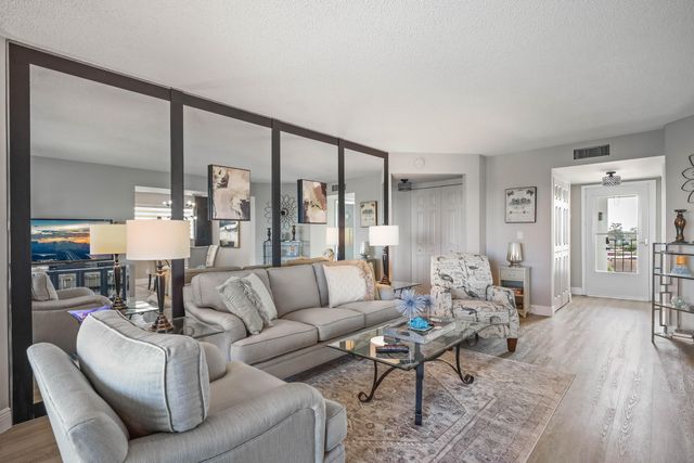 3595 Birdie Drive 601, Lake Worth, FL 33467