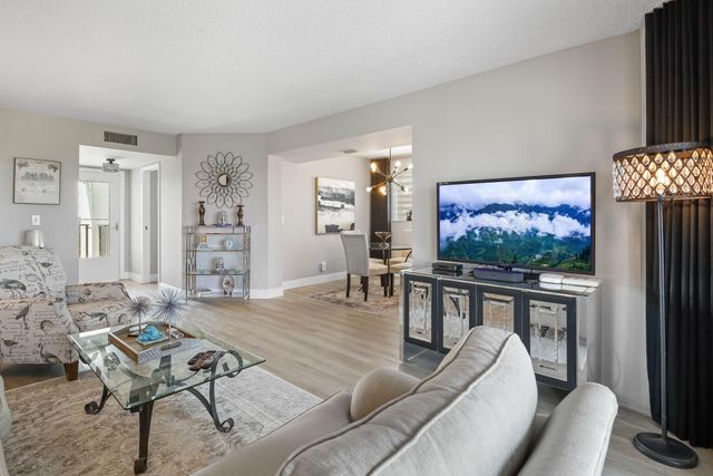 3595 Birdie Drive 601, Lake Worth, FL 33467