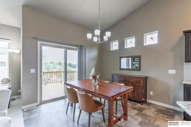 6642 Michael Circle, Papillion, NE 68133