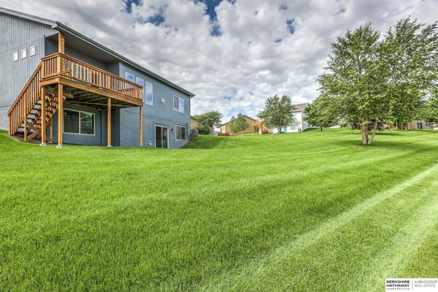 6642 Michael Circle, Papillion, NE 68133