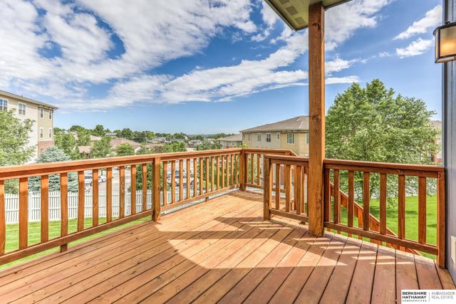 6642 Michael Circle, Papillion, NE 68133