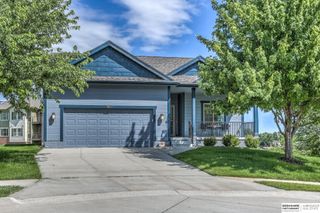 6642 Michael Circle, Papillion, NE 68133