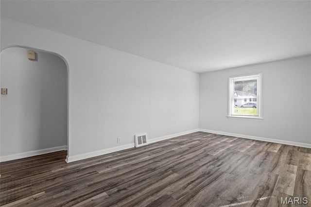 8234 Airport Road, St Louis, MO 63134